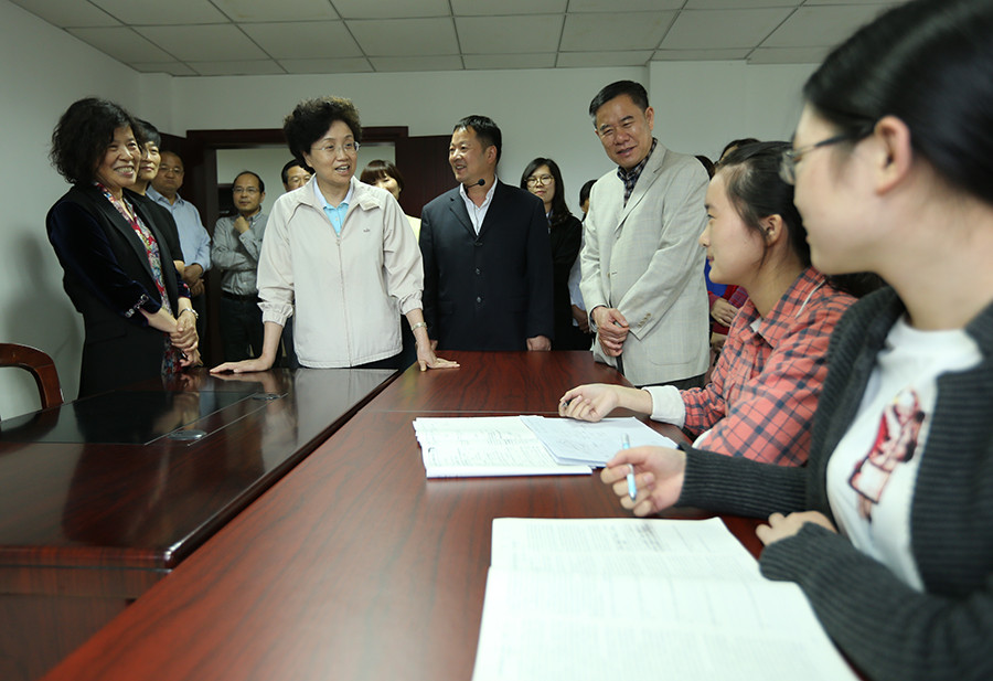 1463044564932933FGEs.jpg bb.jpg