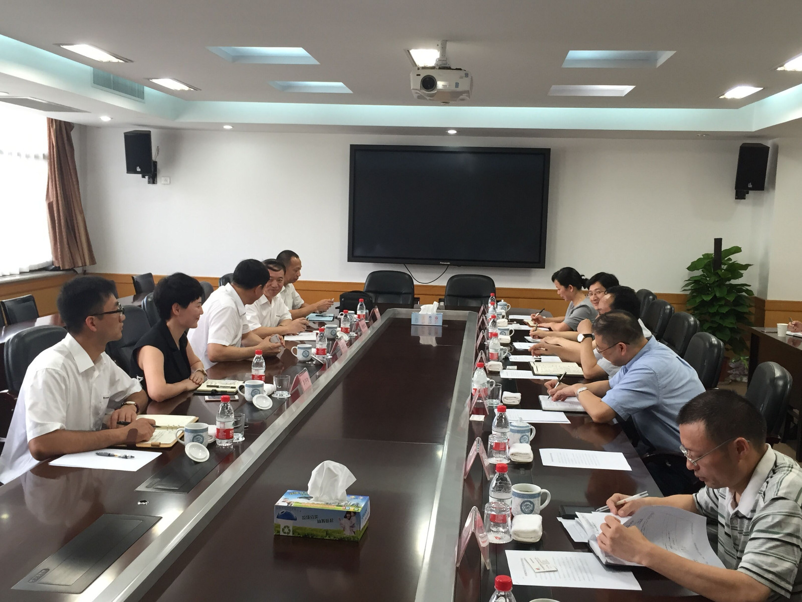 14715709403582145m8D.jpg 14715709403582145m8D.jpg