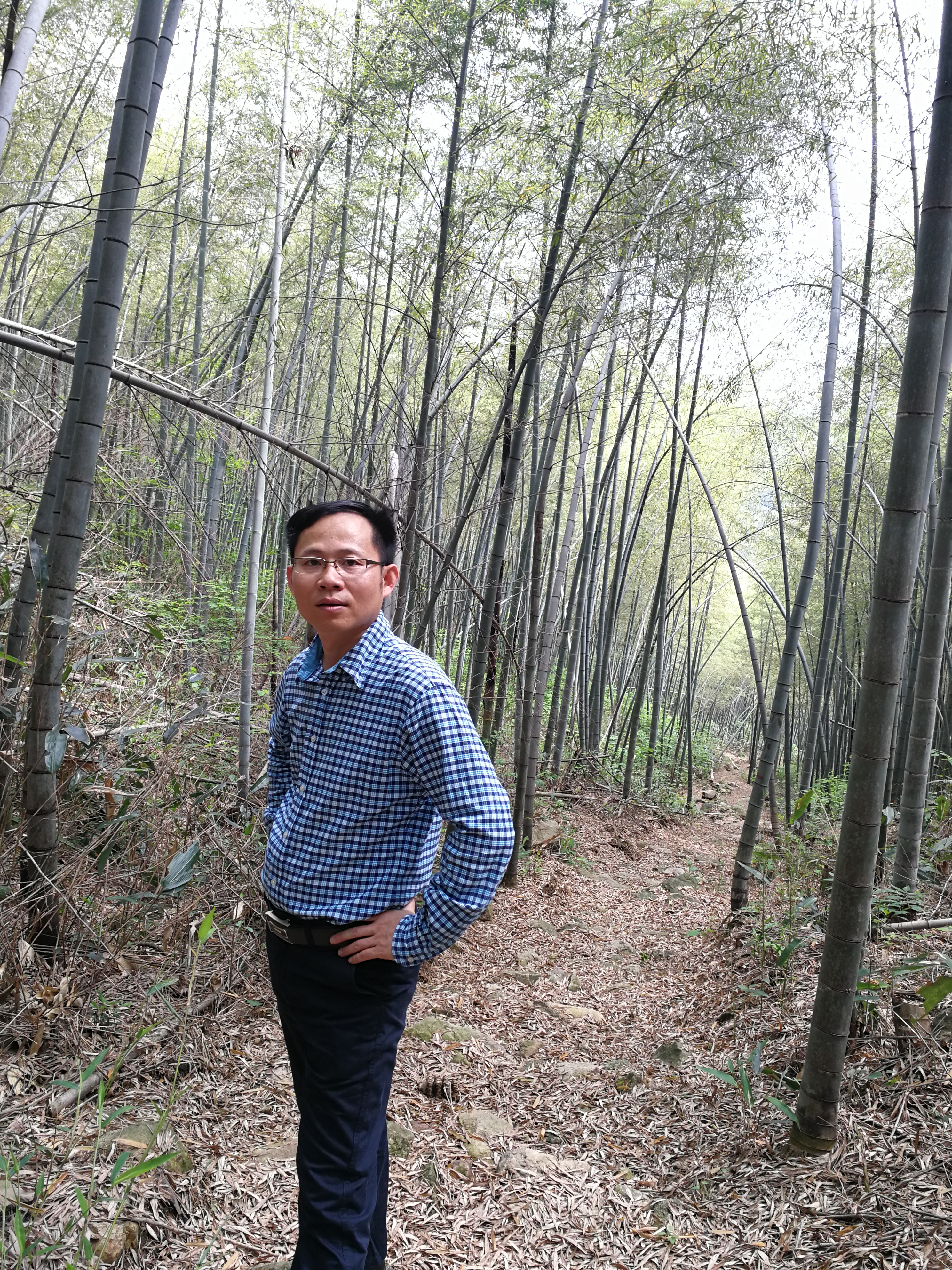 1573694957936797adi0.jpg 蔣利榮生活照3.jpg